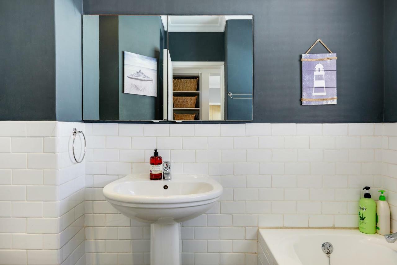 Backup-Powered Bantry Bay View 2 Bed Apartment 케이프타운 외부 사진